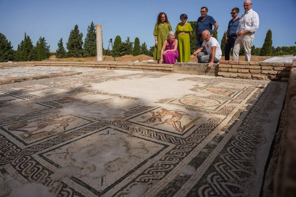 Los mosaicos de la Ínsula de Neptuno de Itálica recuperan su esplendor tras su restauración
