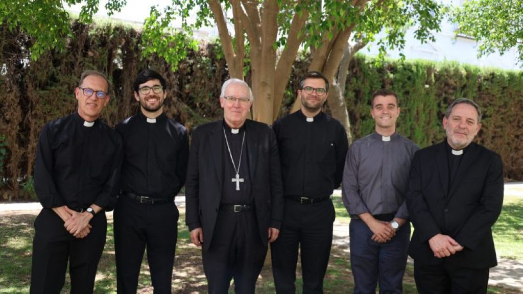 Monseñor José Ángel Saiz ordenará a cinco nuevos sacerdotes de la Archidiócesis de Sevilla 
