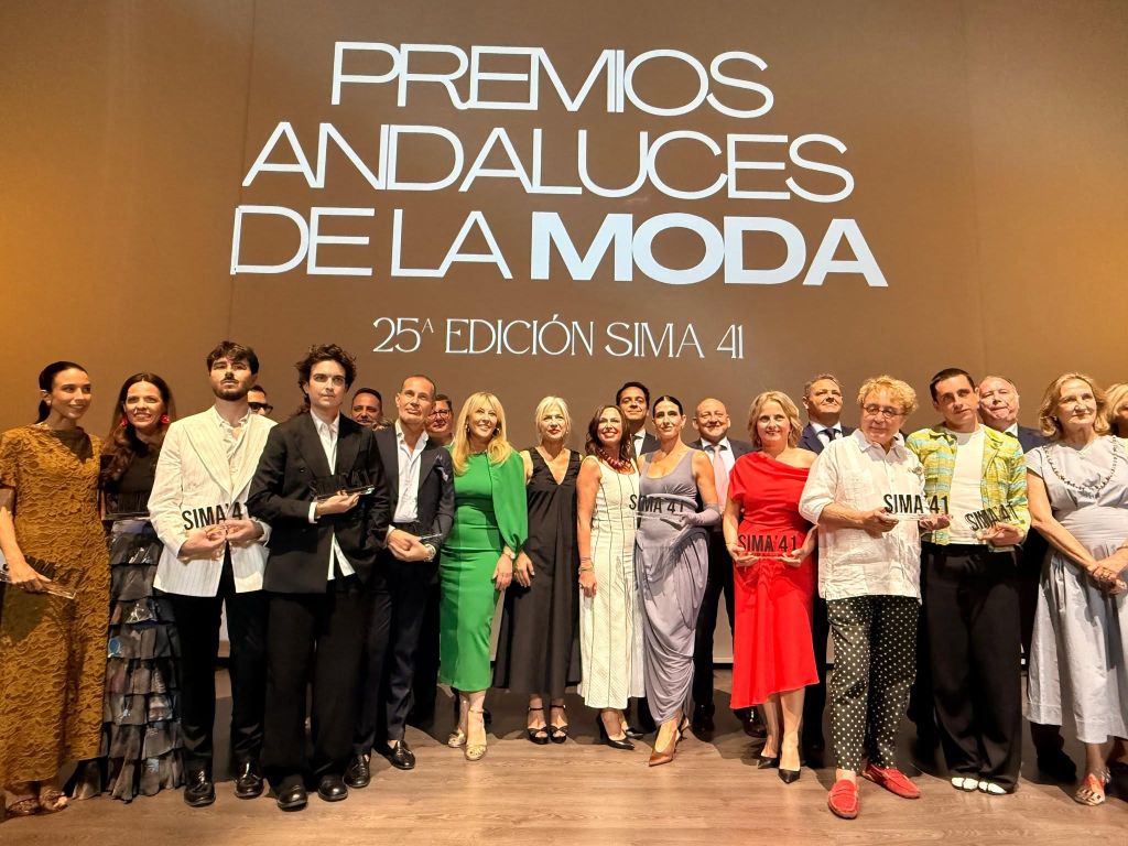 Pilas celebra el reconocimiento a Ernesto Naranjo y Daniel del Valle en los Premios Andaluces de la Moda